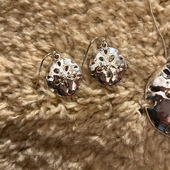 New. Sand Dollar Necklace and Earring  Set/Sterling - Picture 3 of 7